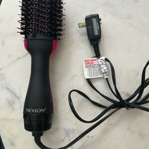 REVLON PRO COLLECTION SALON ONE-STEP HAIR DRYER& VOLUMIZER BRUSH RVDR5222